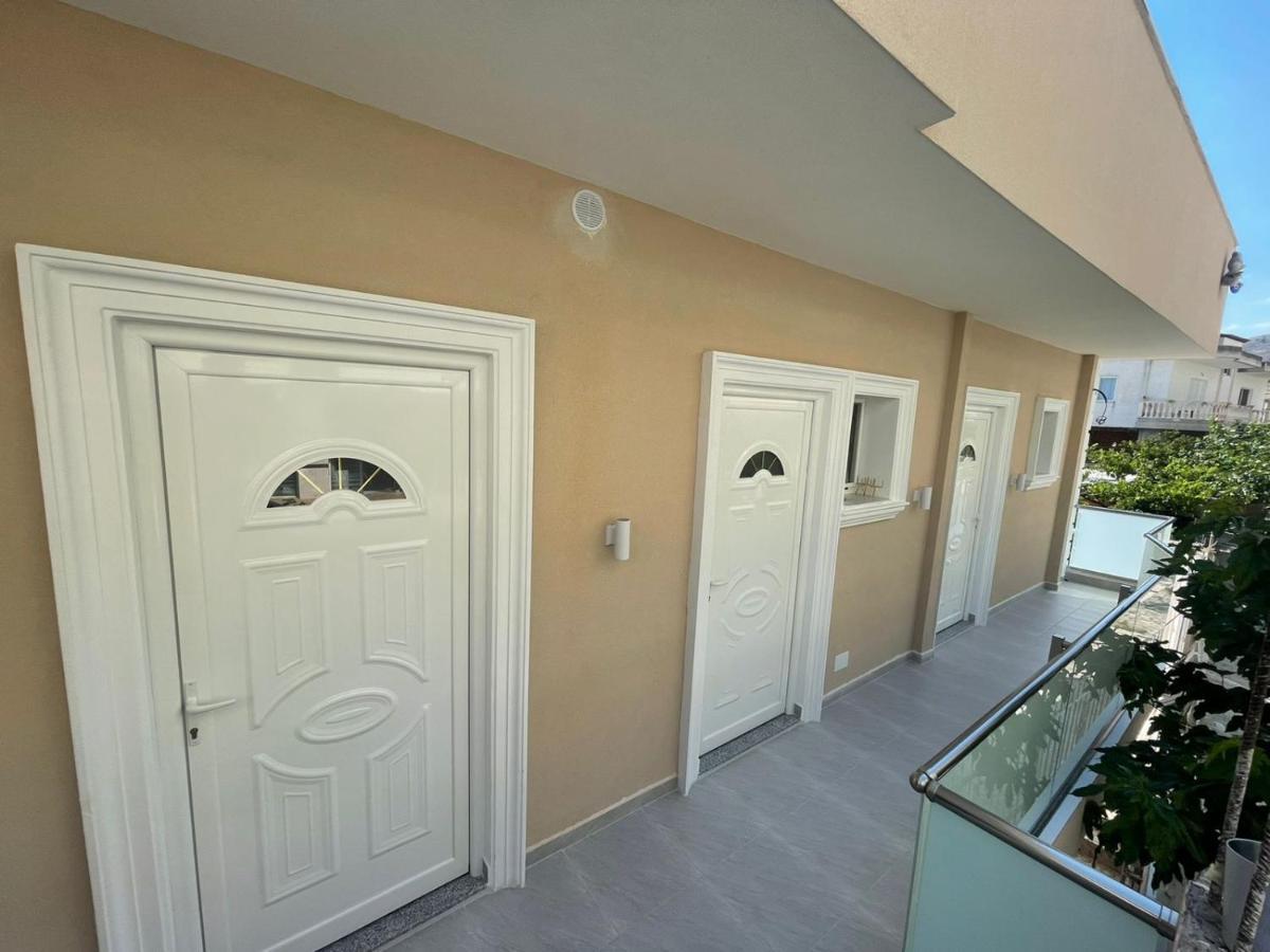 Villa Eden Breeze Sarande Bagian luar foto