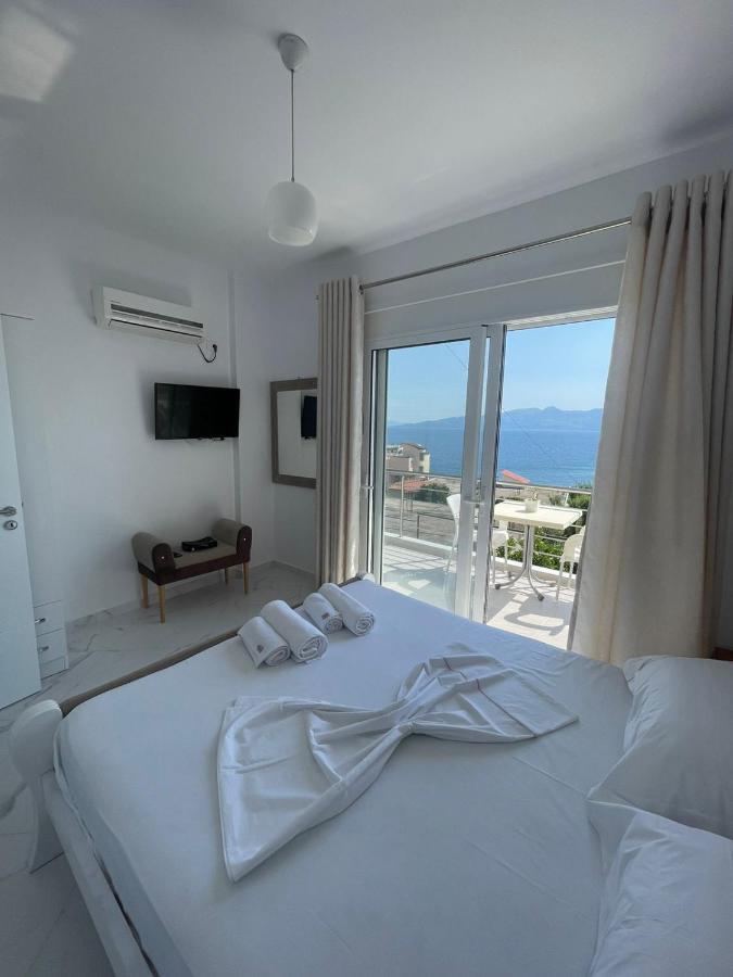 Villa Eden Breeze Sarande Bagian luar foto